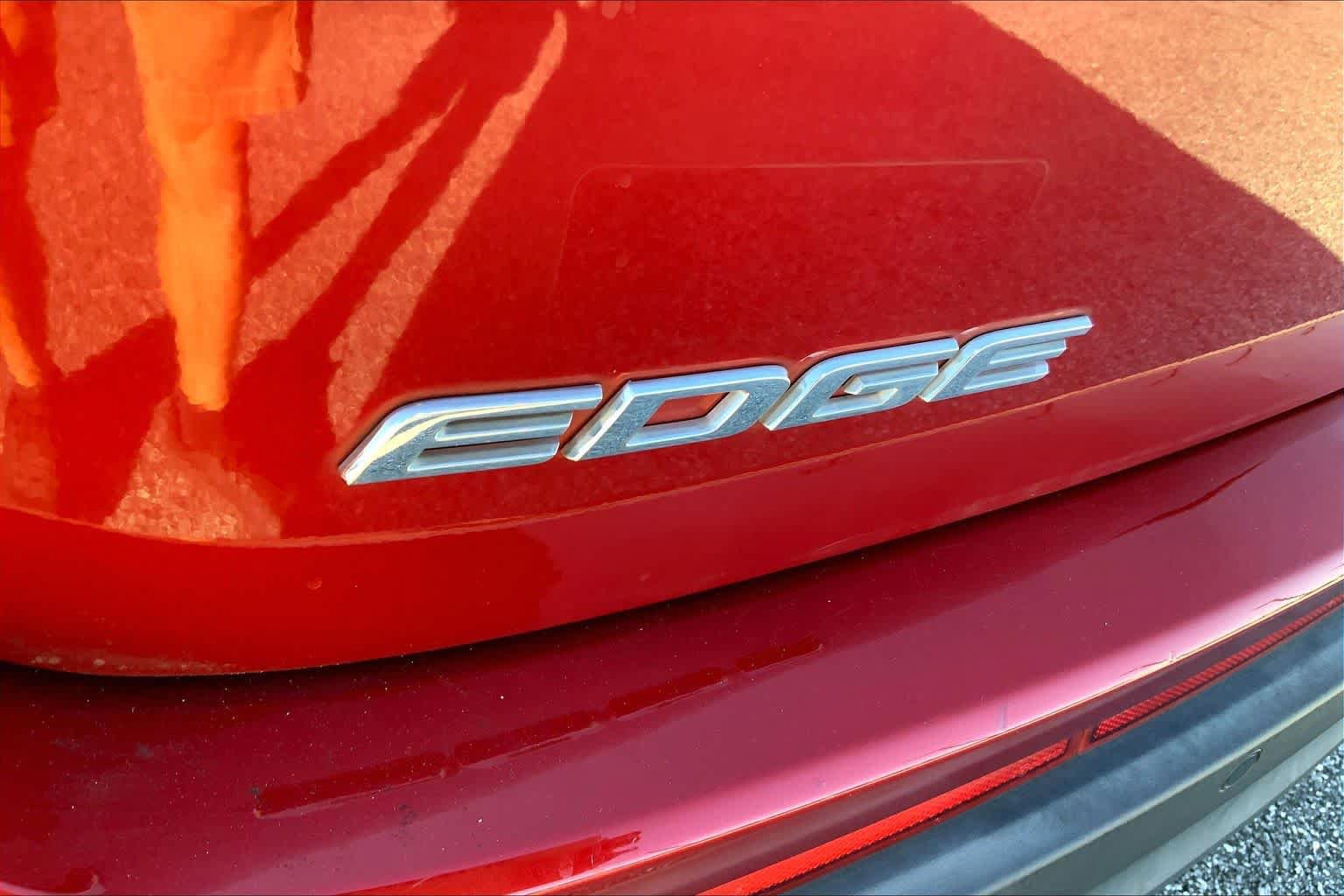 Used 2017 Ford Edge Titanium w/ Technology Package FWD image 29