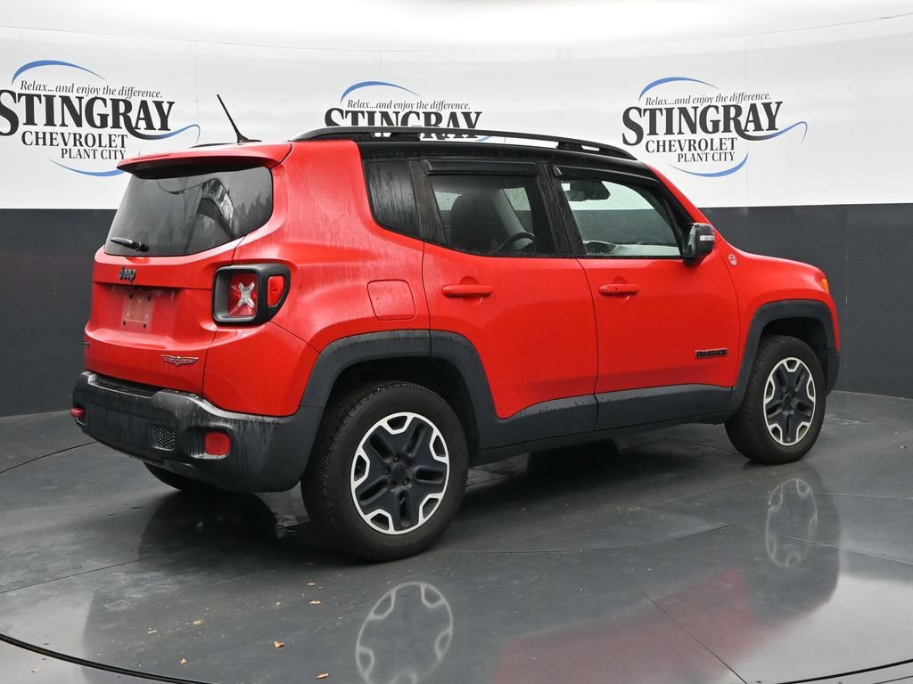 Used 2015 Jeep Renegade Trailhawk w/ Premium Leather Group AWD/4WD image 7