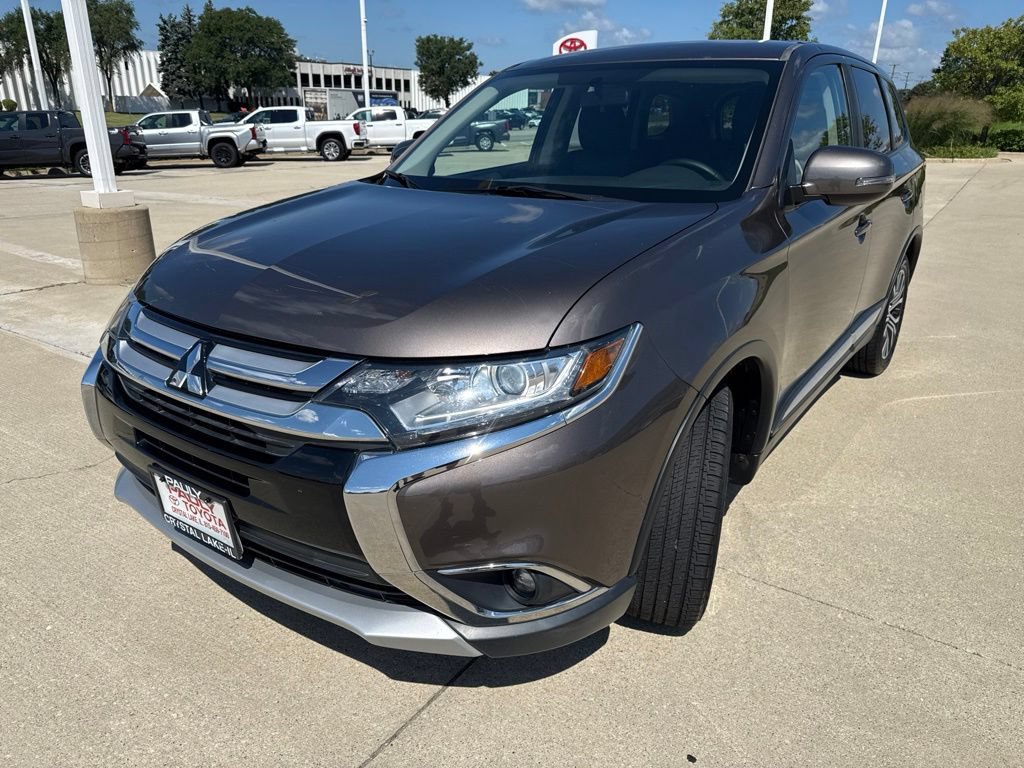 Used 2016 Mitsubishi Outlander SE AWD/4WD image 6