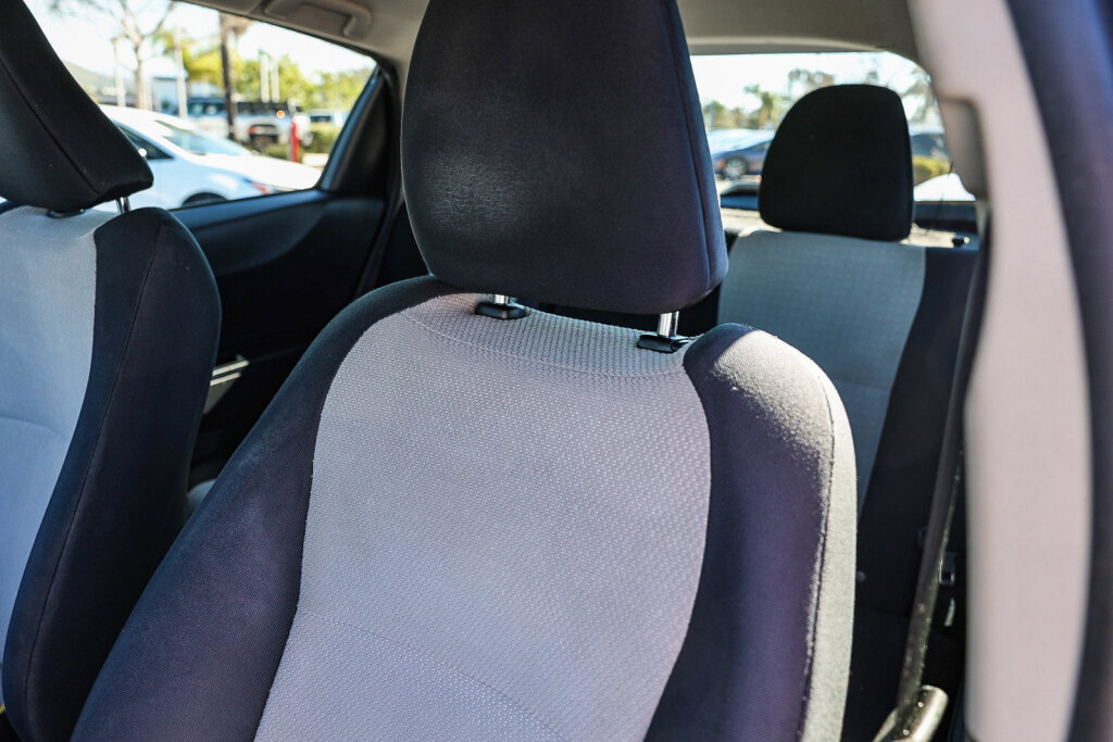 Used 2013 Toyota Yaris LE image 24