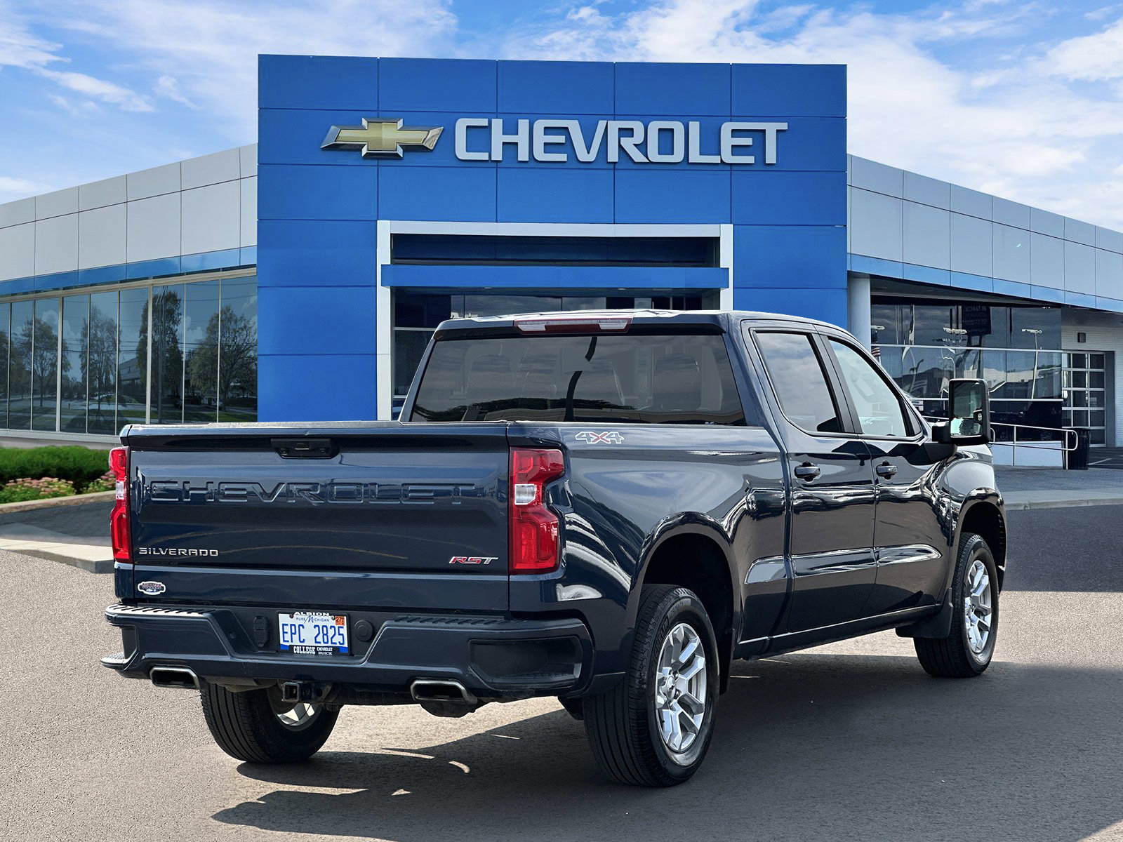 Certified 2022 Chevrolet Silverado 1500 RST w/ Max Trailering Package AWD/4WD image 4
