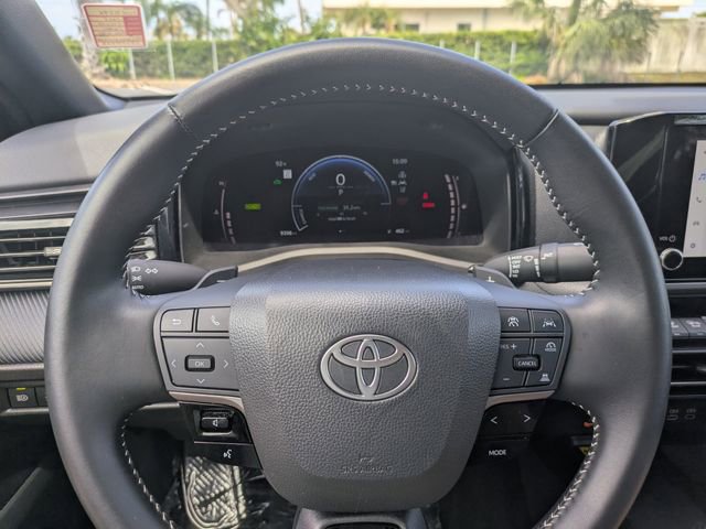 Used 2025 Toyota Camry SE AWD/4WD image 26