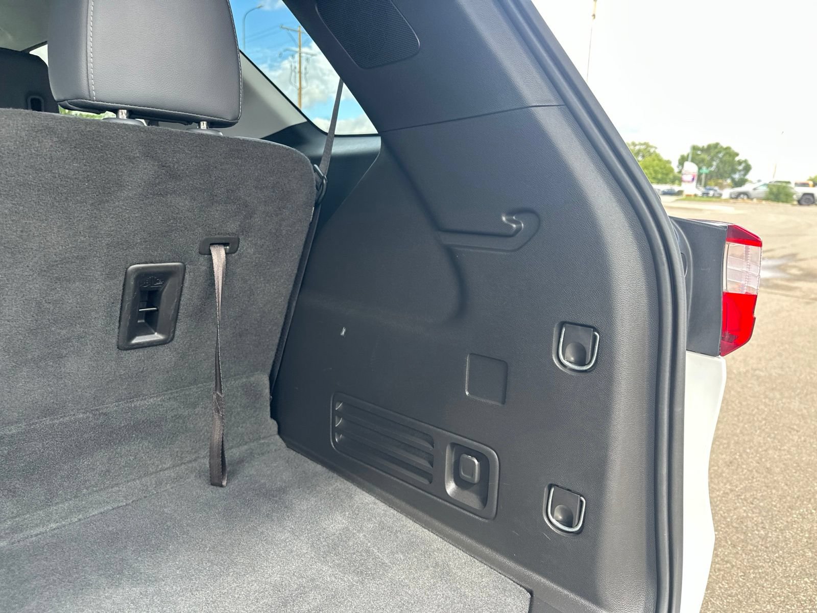 Used 2018 Chevrolet Traverse Premier AWD/4WD image 29