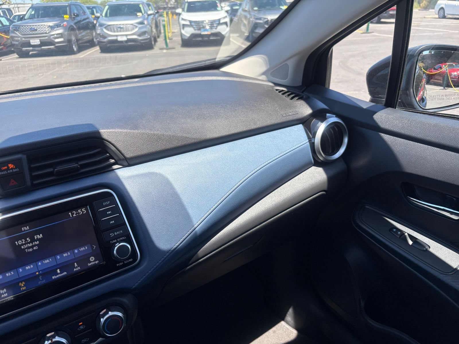 Used 2025 Nissan Versa SV FWD image 33