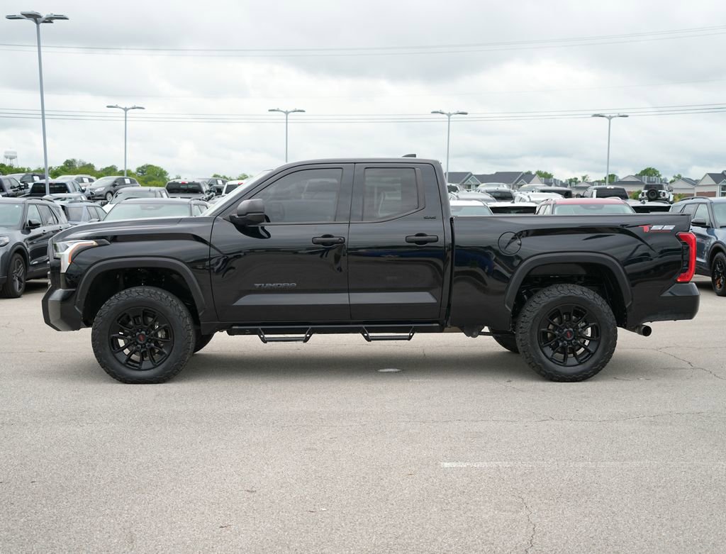 Used 2022 Toyota Tundra SR5 AWD/4WD image 9