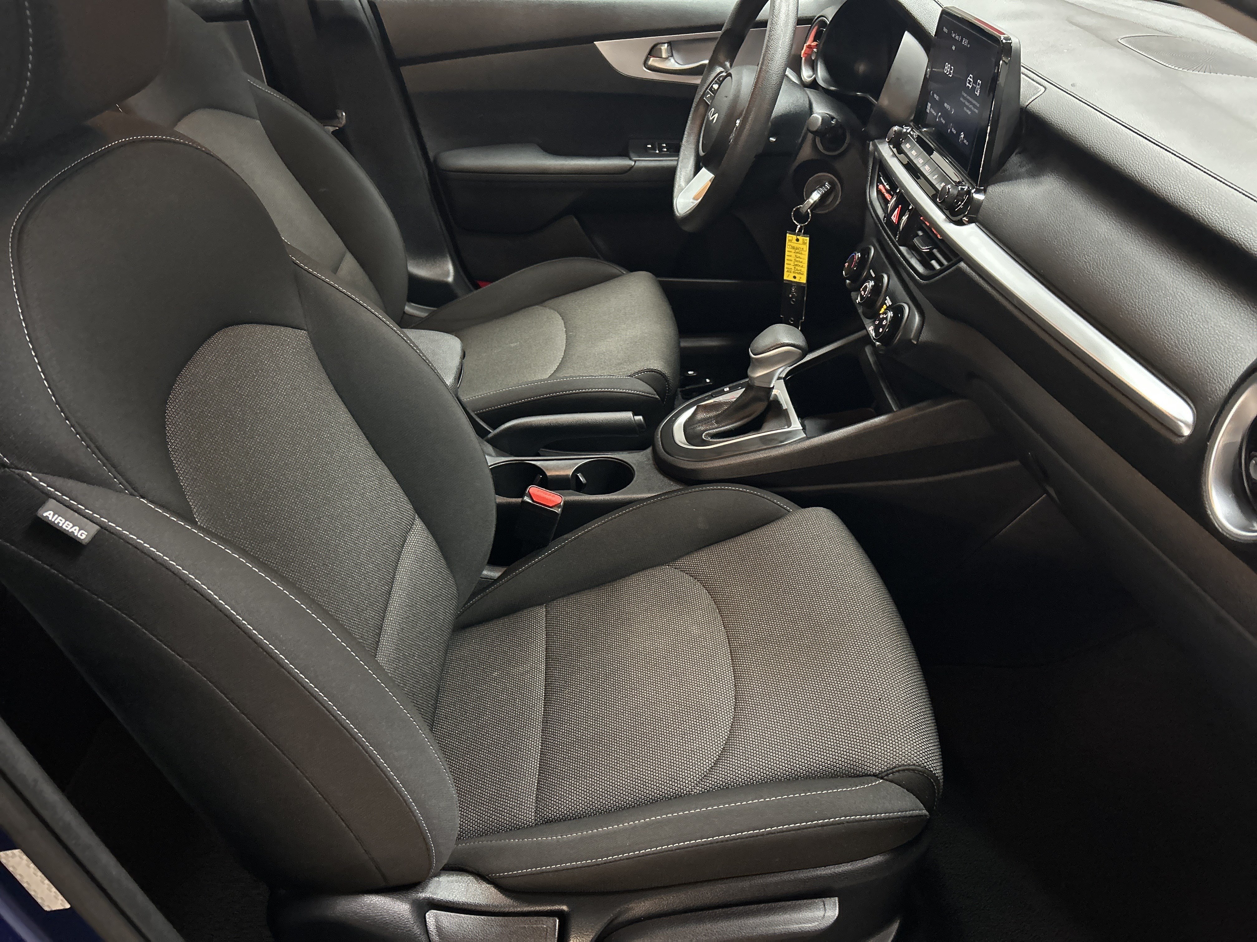 Used 2022 Kia Forte LXS FWD image 35