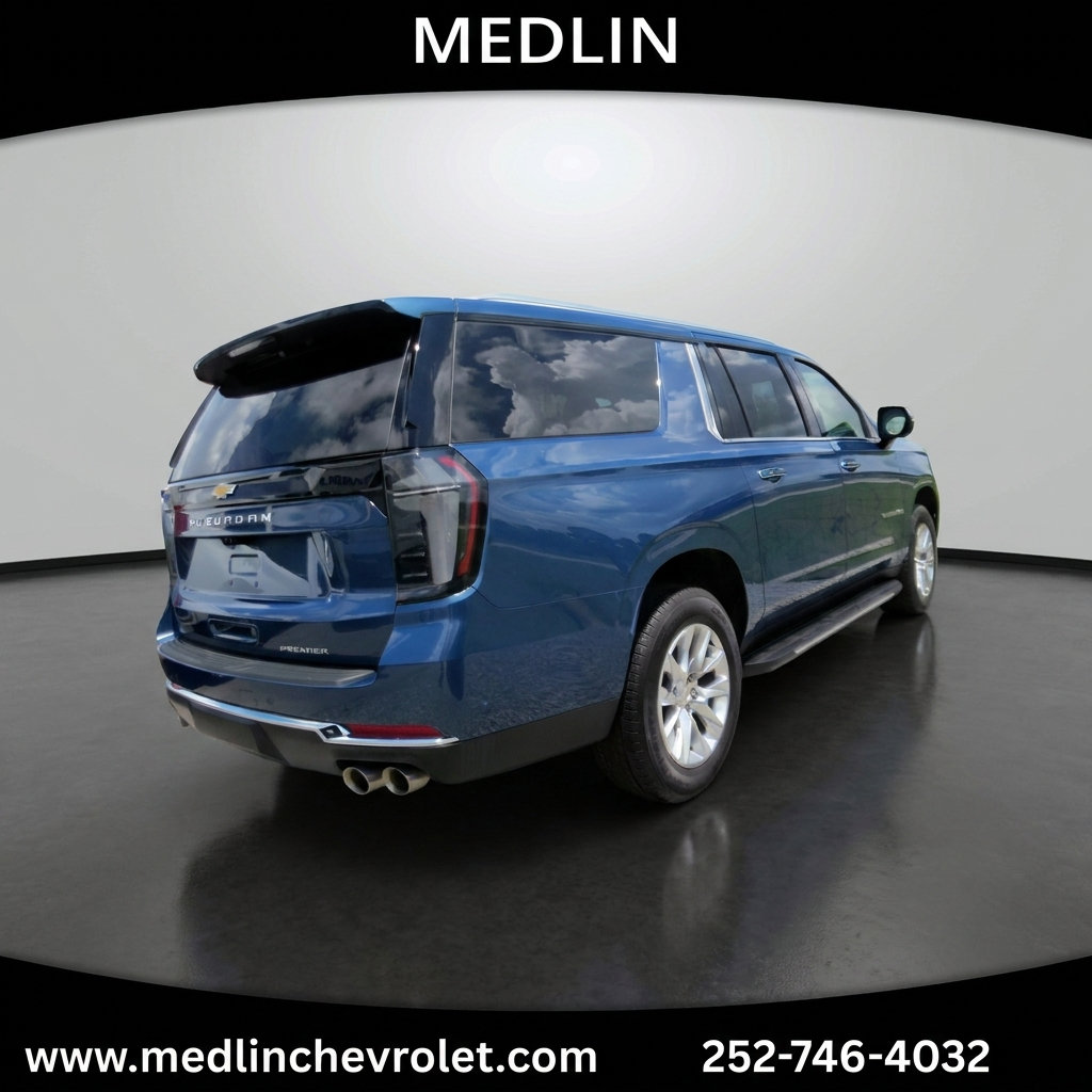 Used 2025 Chevrolet Suburban Premier AWD/4WD image 9