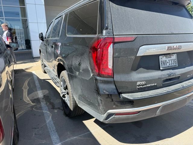 Used 2022 GMC Yukon XL SLT w/ SLT Premium Package image 4