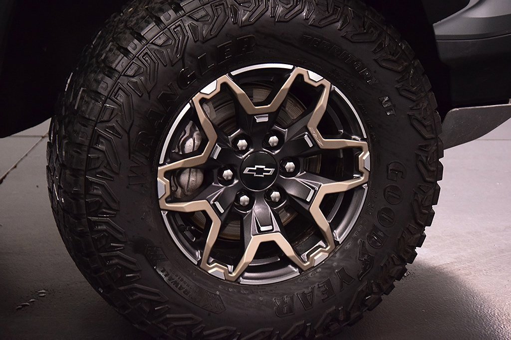 Used 2024 Chevrolet Colorado ZR2 w/ ZR2 Convenience Package III image 12