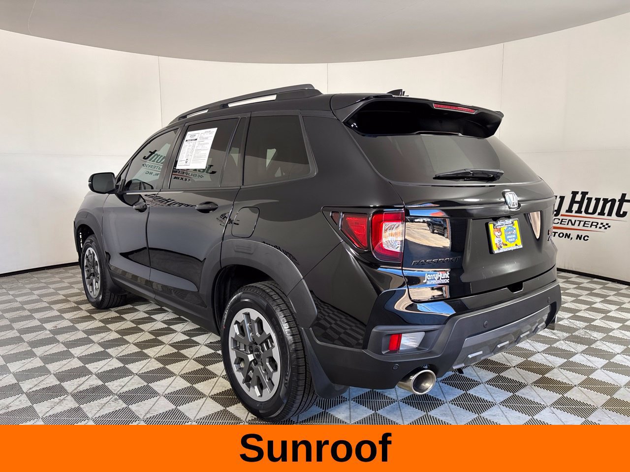 Used 2025 Honda Passport TrailSport image 8