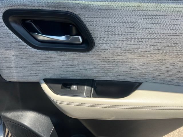 Used 2023 Nissan Rogue SV FWD image 32