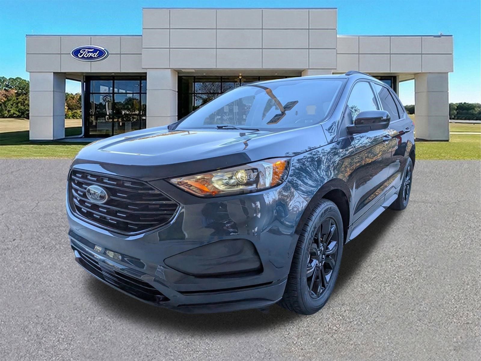 Certified 2024 Ford Edge SE w/ Black Appearance Package image 8