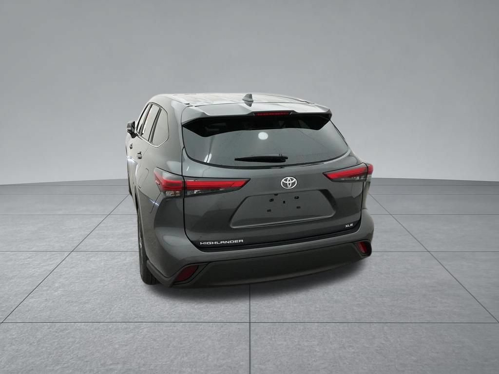 Used 2023 Toyota Highlander XLE FWD image 8