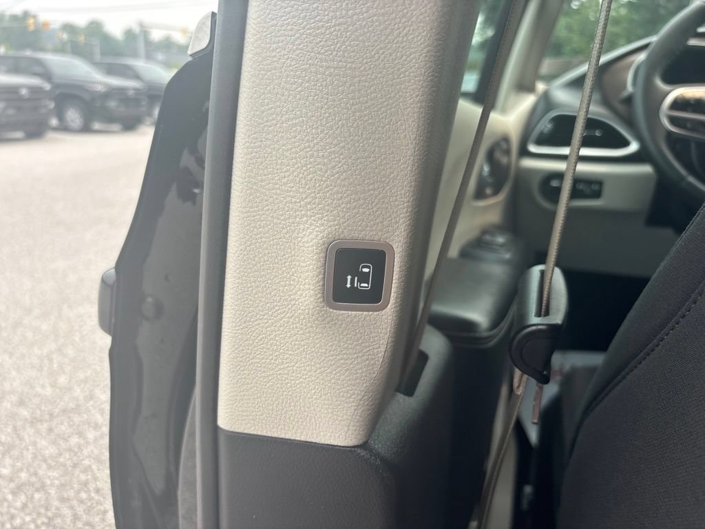 Used 2024 Chrysler Voyager LX FWD image 26