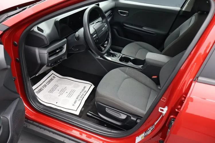 Used 2025 Kia K4 FWD image 14