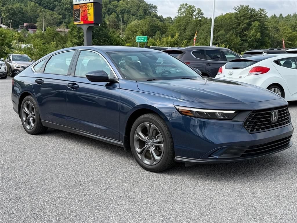 Used 2023 Honda Accord EX image 14