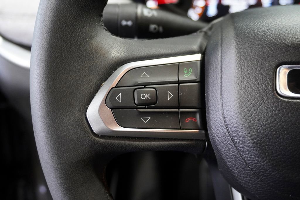 Used 2023 Jeep Compass Latitude image 21