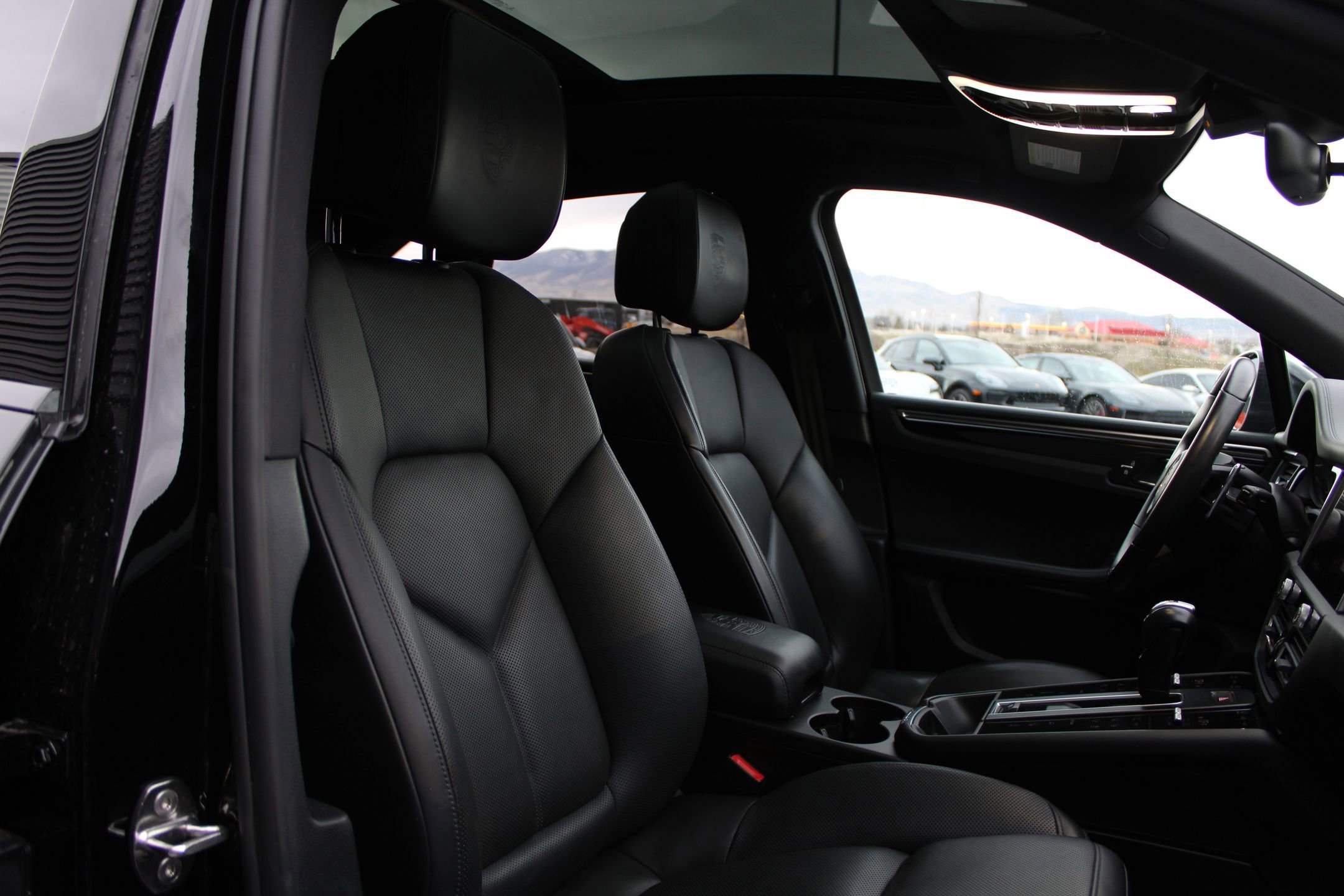 Certified 2023 Porsche Macan S image 26