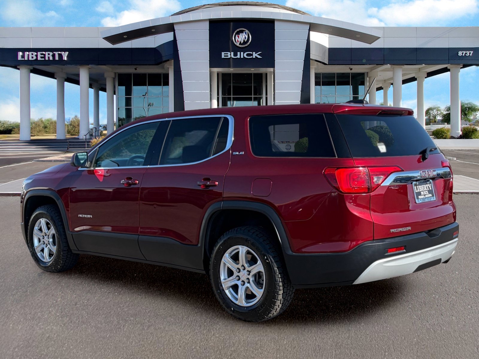 Used 2018 GMC Acadia SLE FWD image 8