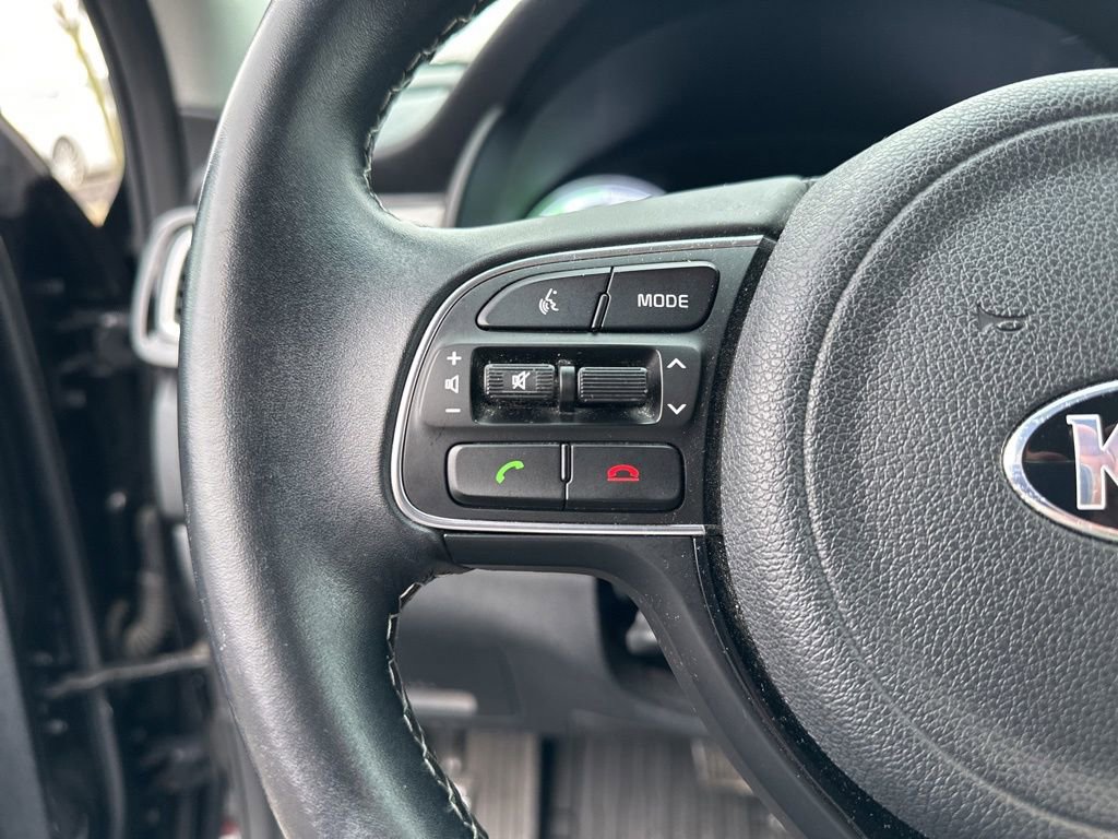 Used 2017 Kia Niro EX image 20