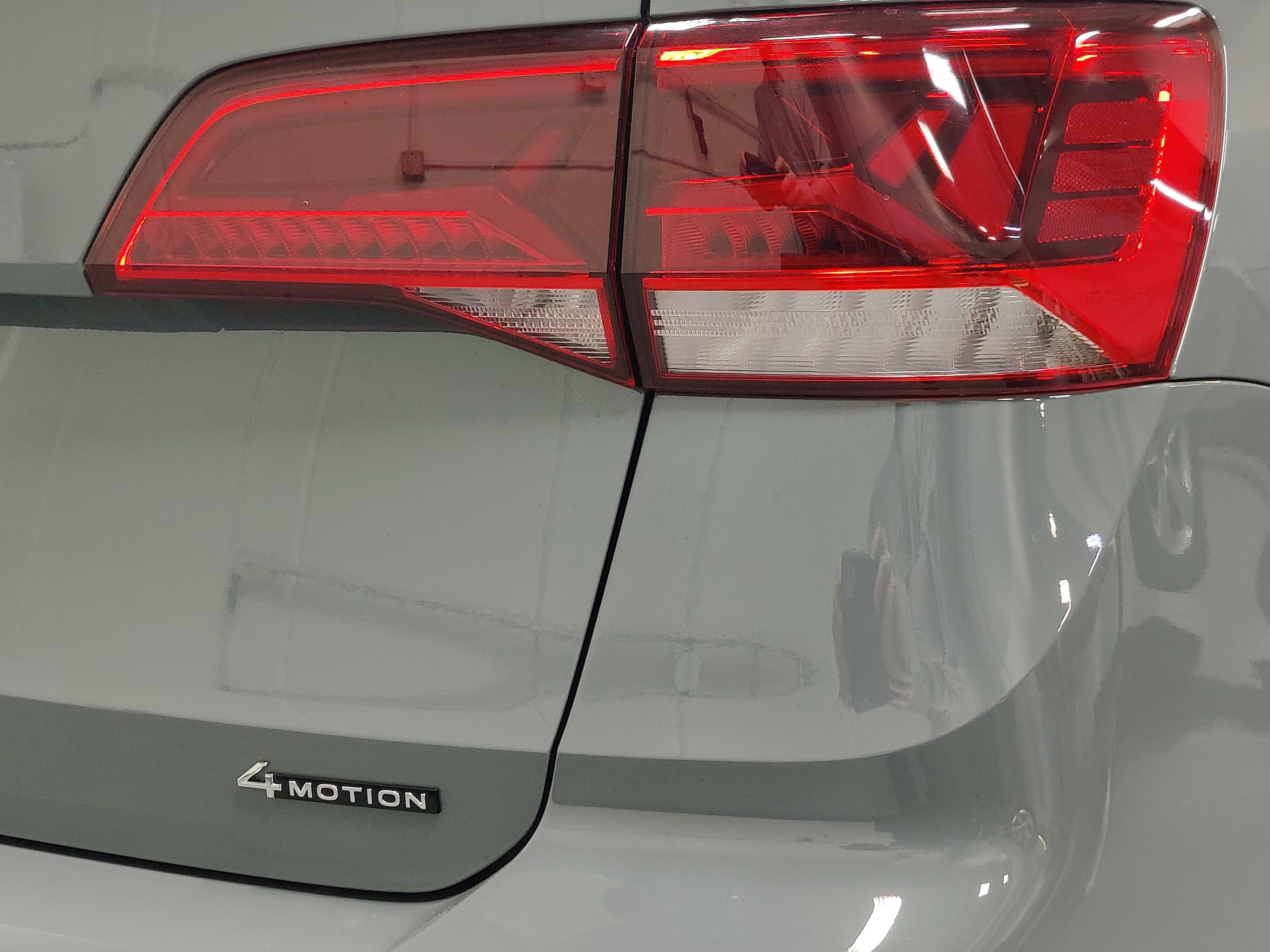 Used 2024 Volkswagen Taos SE AWD/4WD image 5