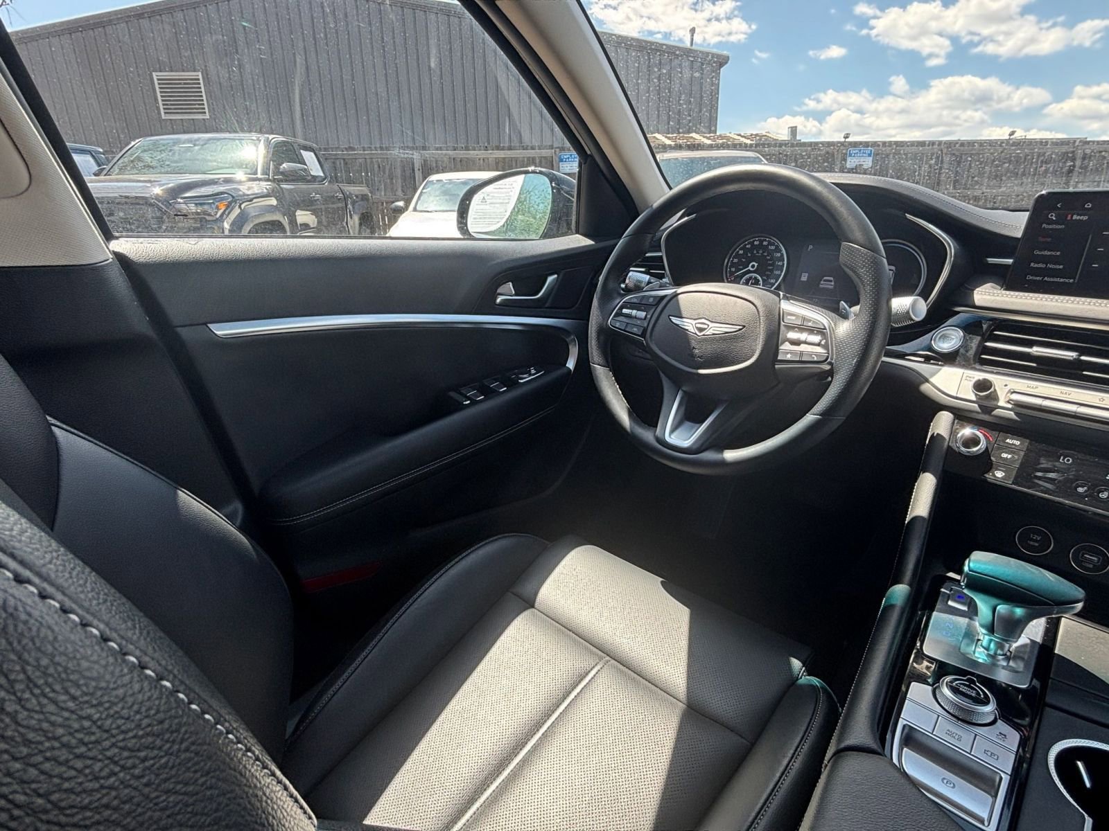 Used 2025 Genesis G70 2.5T AWD/4WD image 33