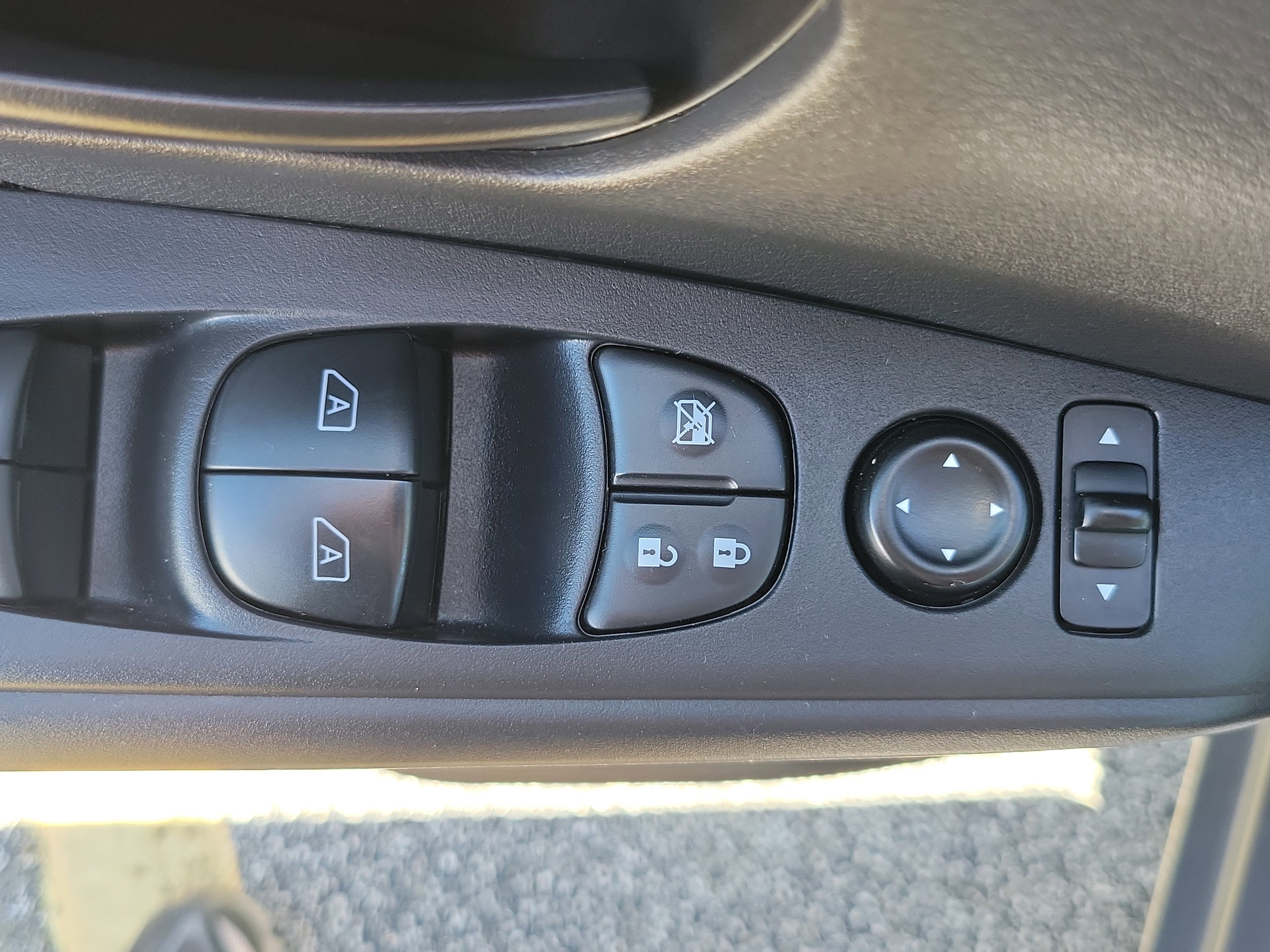 Used 2023 Nissan Kicks S FWD image 14