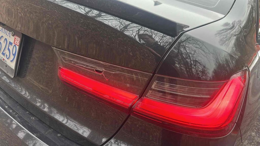 Used 2020 BMW 330i xDrive Sedan w/ Driving Assistance Package image 12