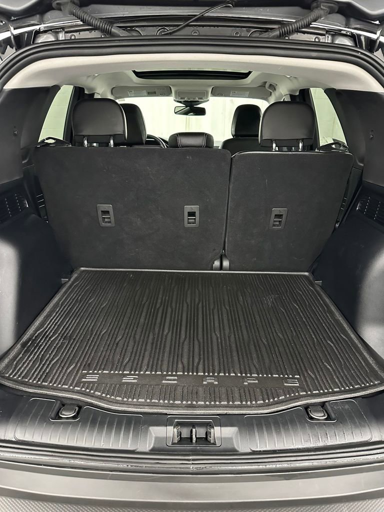 Used 2023 Ford Escape Platinum w/ Premium Technology Package image 30