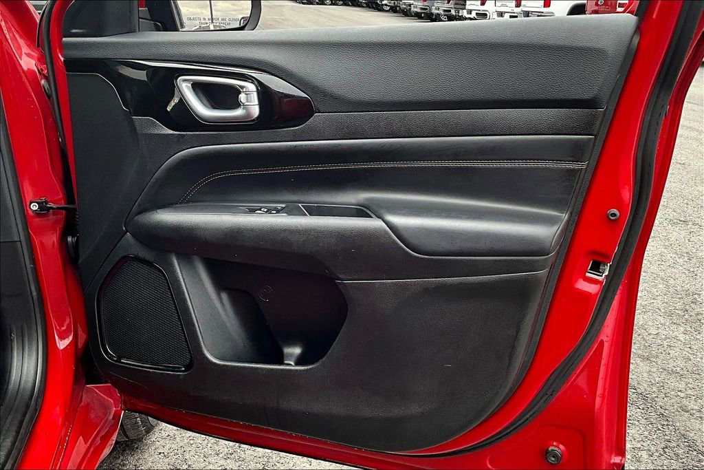 Used 2023 Jeep Compass Limited image 19