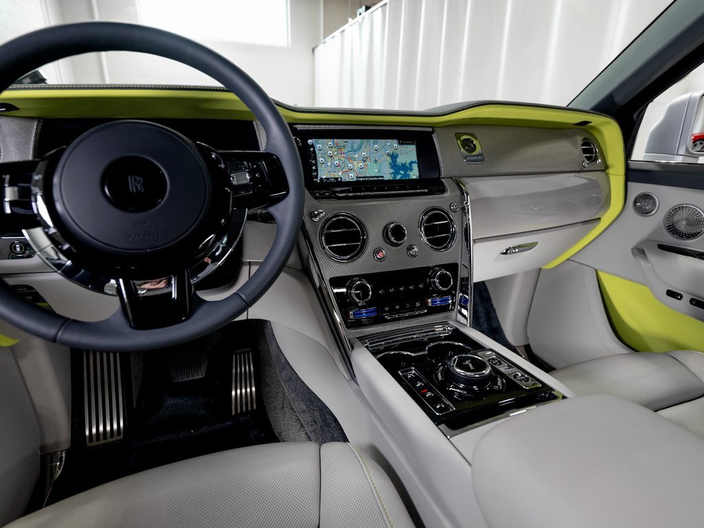 Used 2024 Rolls-Royce Cullinan image 22