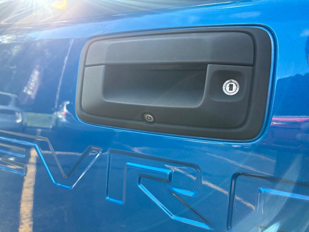 Used 2022 Chevrolet Colorado Z71 AWD/4WD image 11