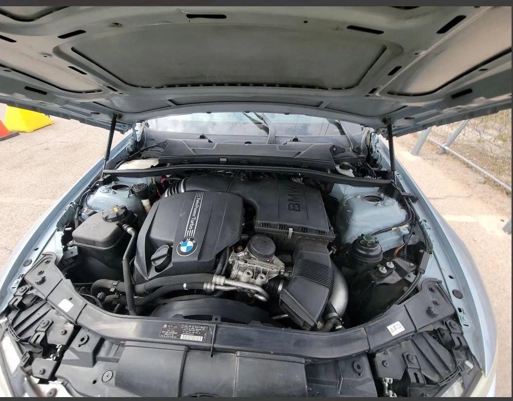 Used 2011 BMW 335i Coupe w/ M Sport Pkg RWD image 5