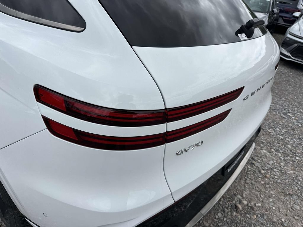 New 2026 Genesis GV70 3.5T Sport Prestige AWD/4WD image 8