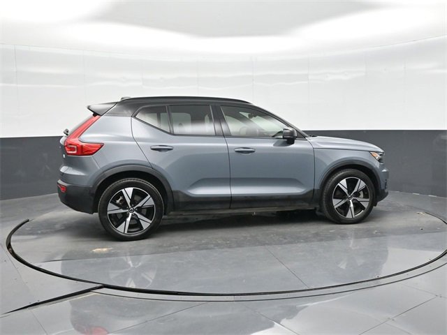 Used 2022 Volvo XC40 P8 Recharge Plus image 7