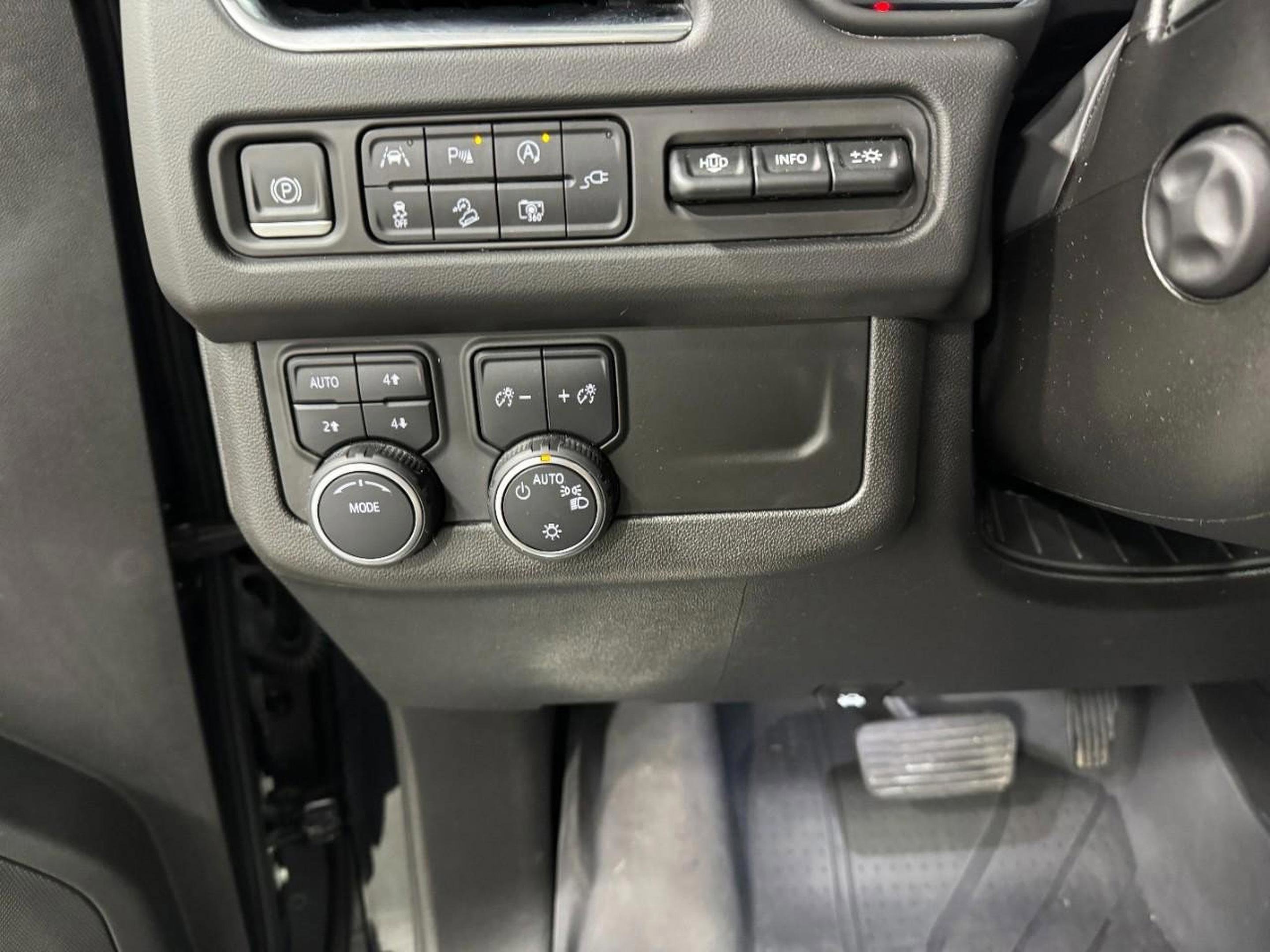 Used 2022 Chevrolet Tahoe Premier image 32