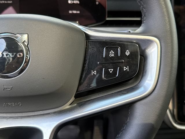 Certified 2025 Volvo EX90 Ultra AWD/4WD image 13