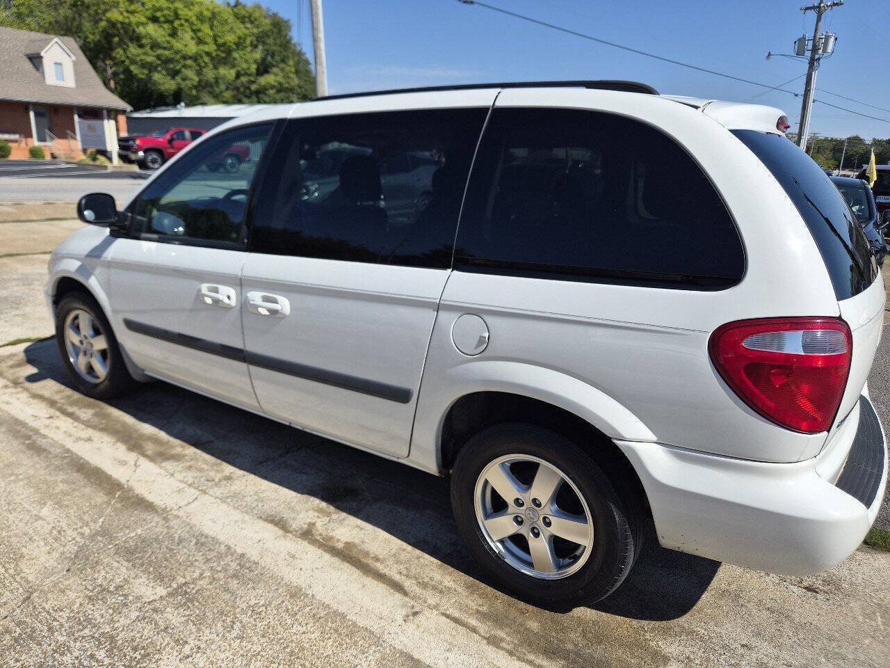 Used 2007 Dodge Caravan SXT w/ Popular Equipment Group I FWD image 4