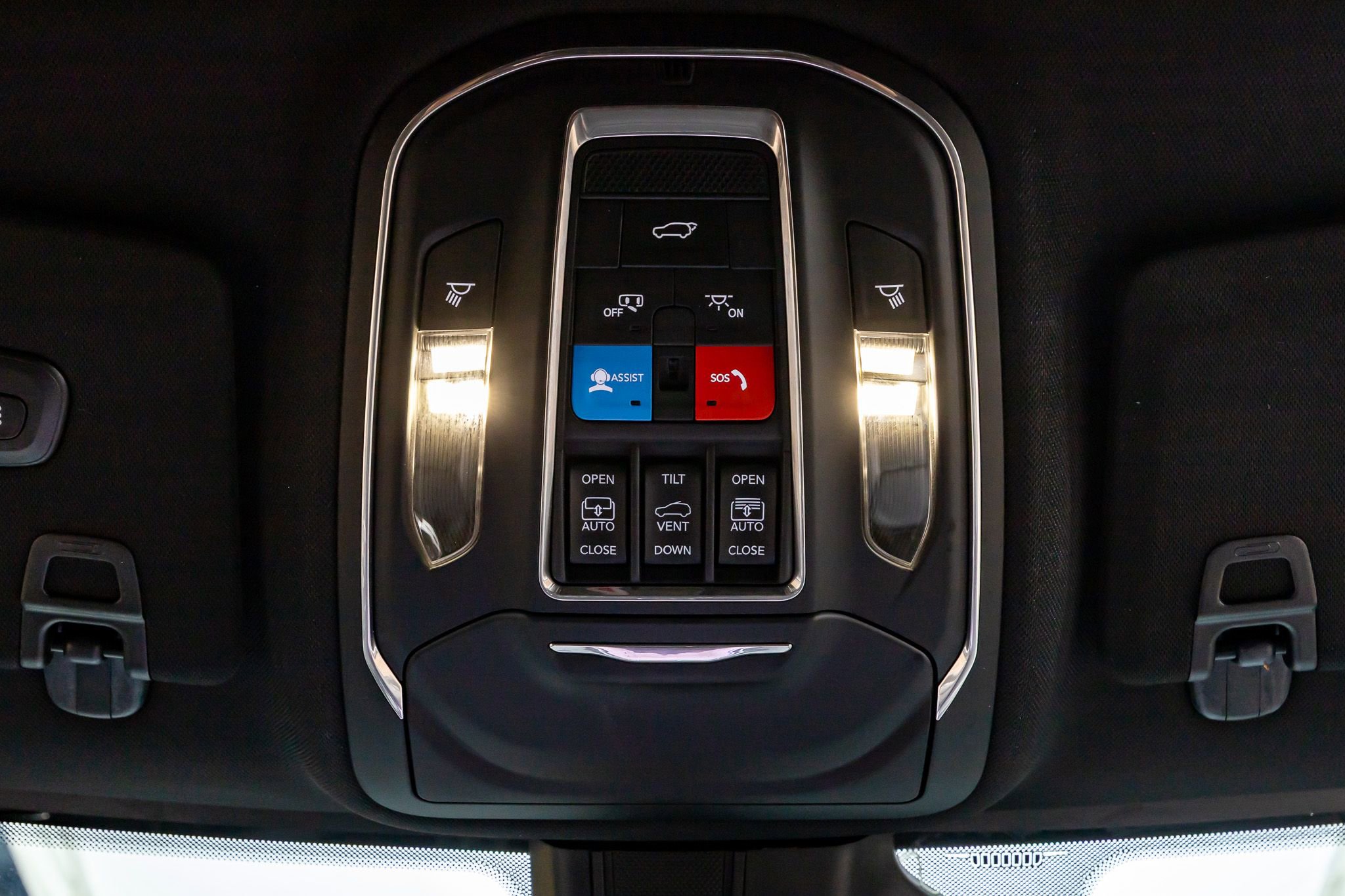 Used 2025 Jeep Grand Cherokee L Limited RWD image 24