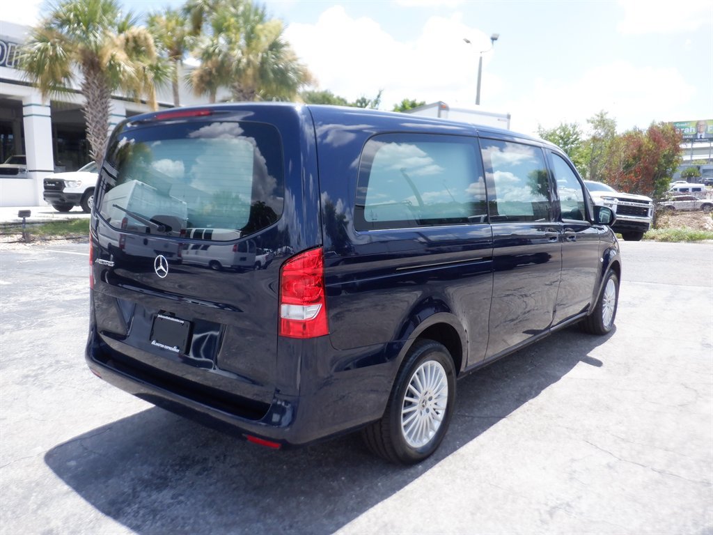 Used 2022 Mercedes-Benz Metris image 8