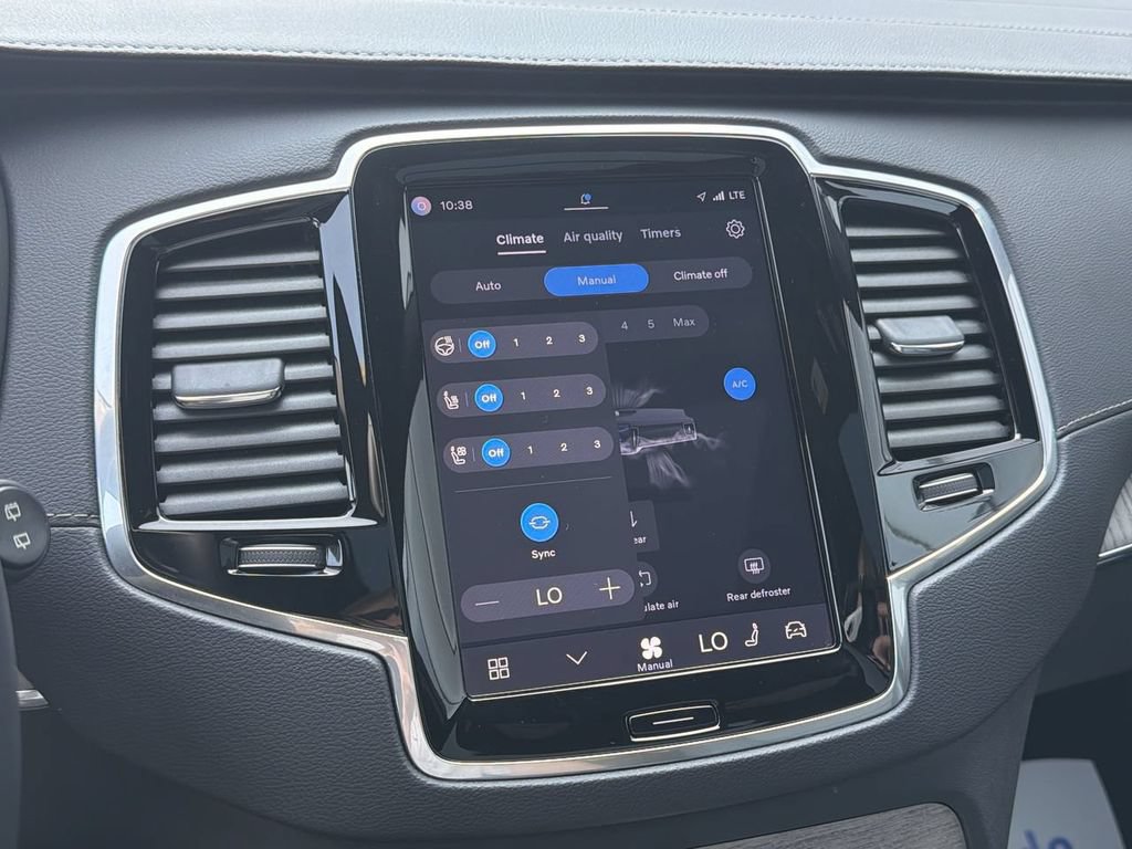 Certified 2023 Volvo XC90 B6 Ultimate AWD/4WD image 21