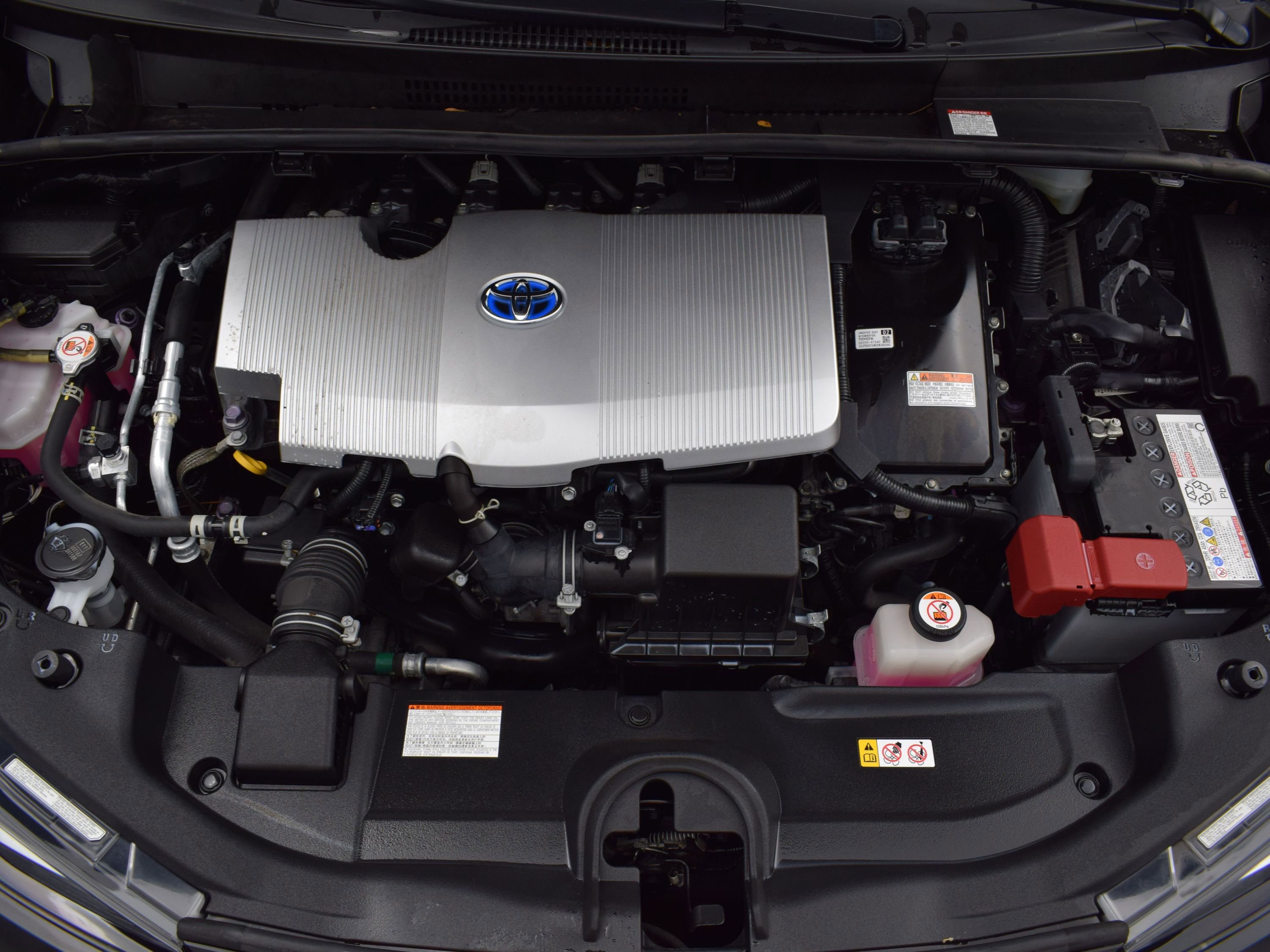 Used 2021 Toyota Prius LE image 9