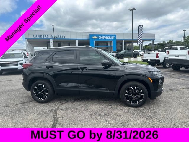 Used 2023 Chevrolet TrailBlazer LT AWD/4WD image 2