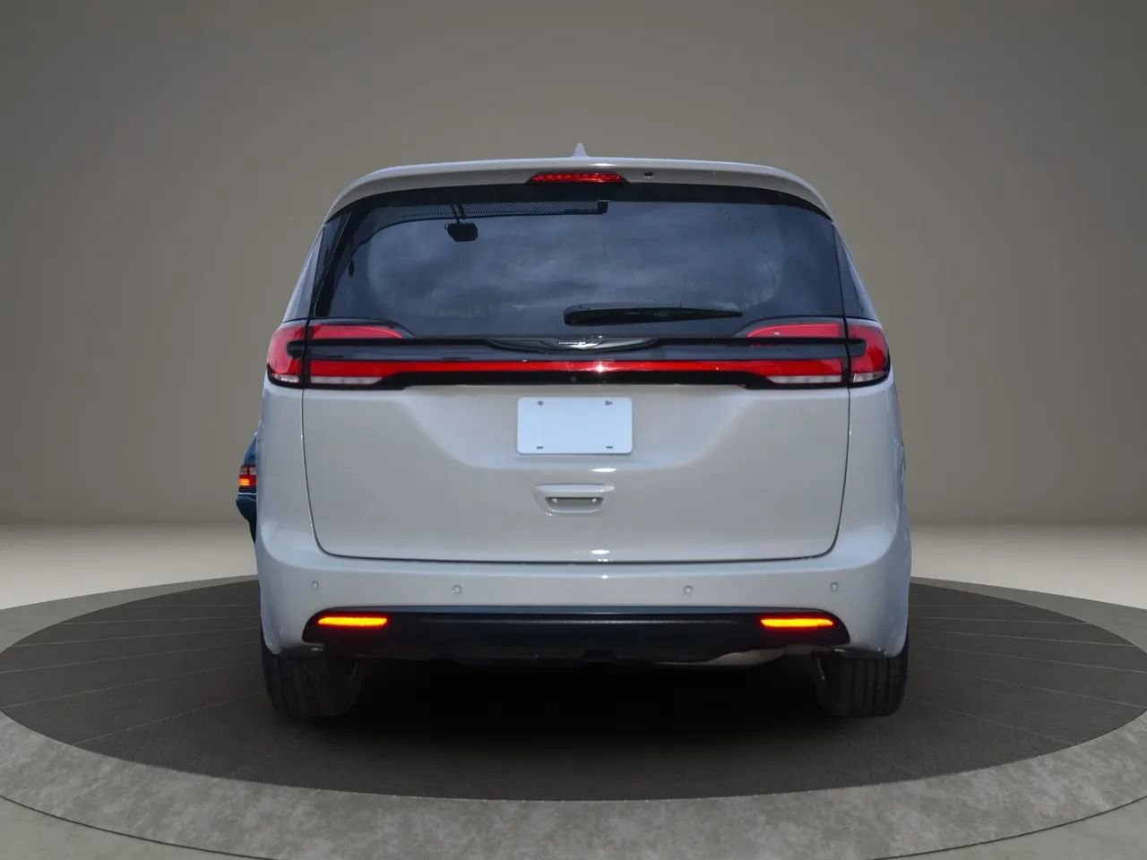 Used 2021 Chrysler Pacifica Touring w/ S Appearance Package image 12