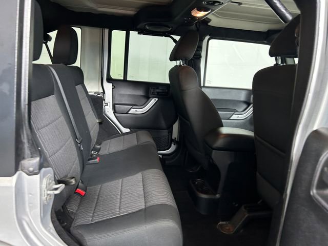 Used 2012 Jeep Wrangler Unlimited Sahara w/ Connectivity Group image 28