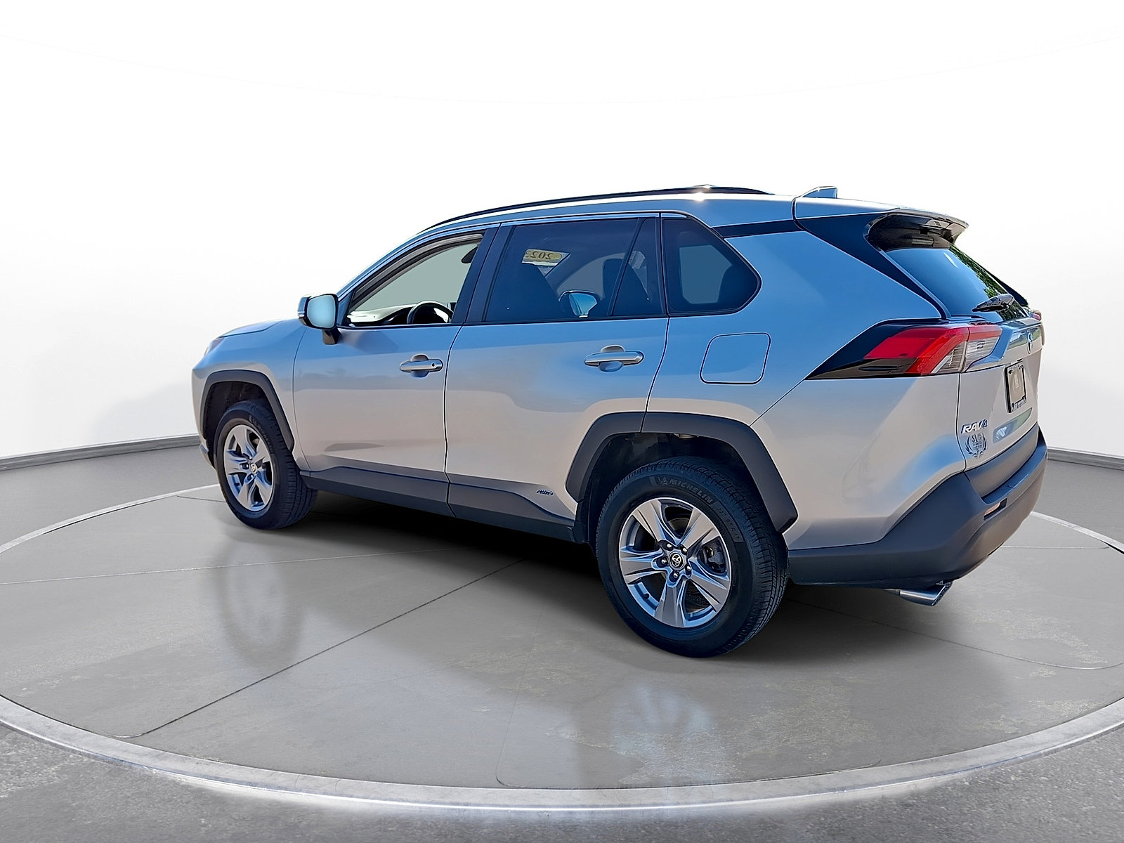 Used 2023 Toyota RAV4 XLE AWD/4WD image 6