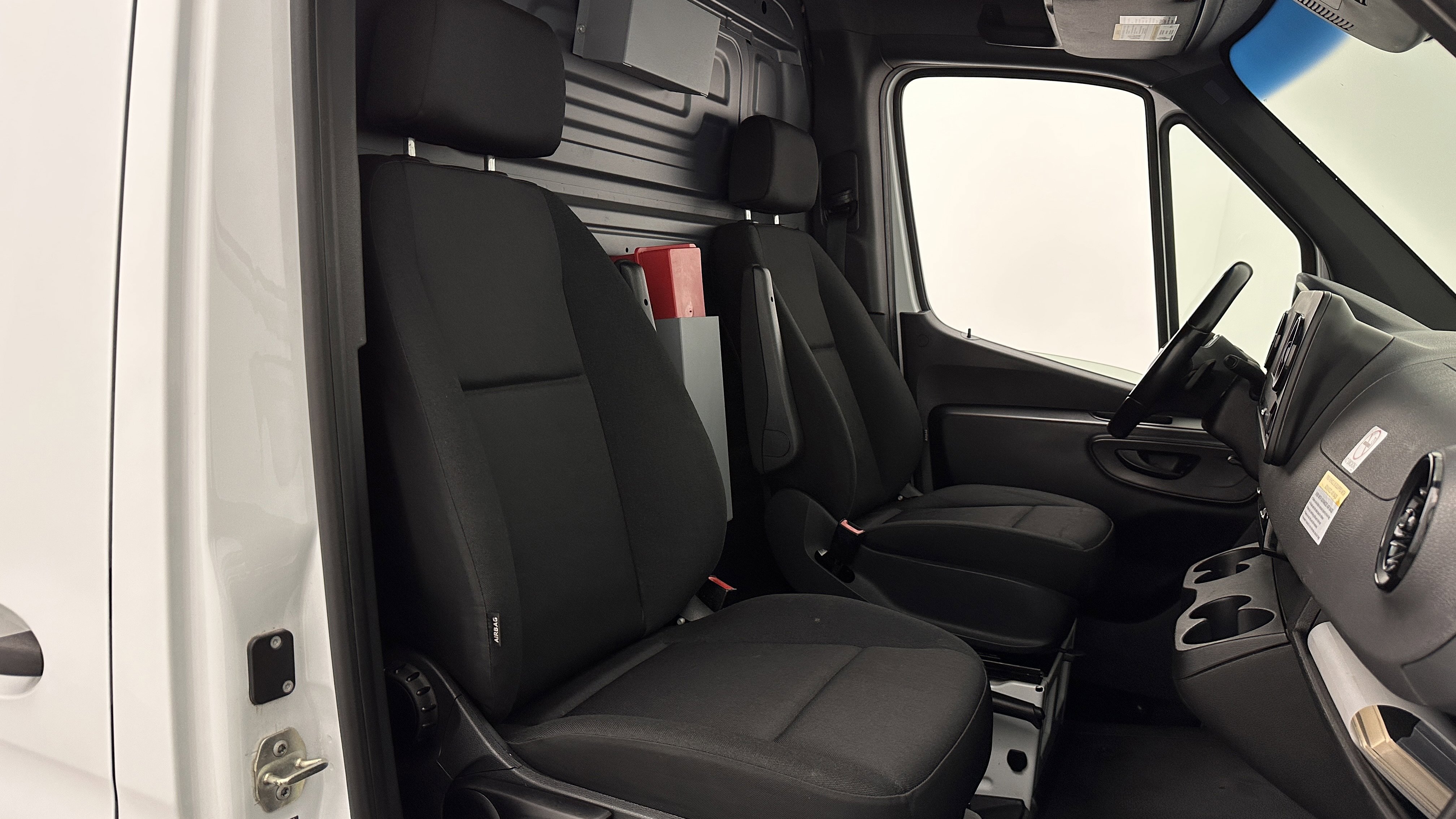 Used 2022 Mercedes-Benz Sprinter 1500 image 28