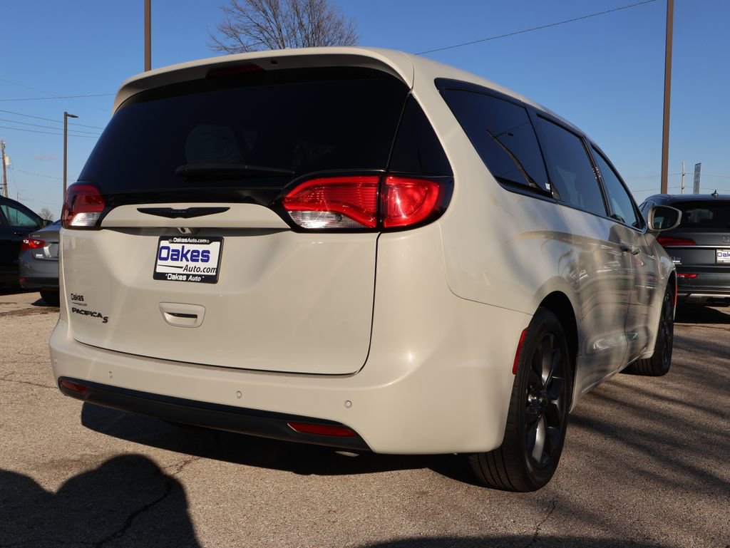 Used 2020 Chrysler Pacifica Touring w/ S Appearance Package image 7