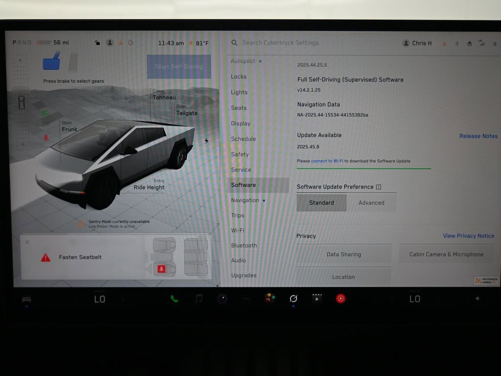 Used 2024 Tesla Cybertruck AWD Crew Cab image 22