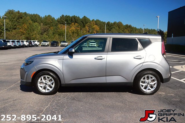 Certified 2024 Kia Soul LX w/ LX Technology Package FWD image 4